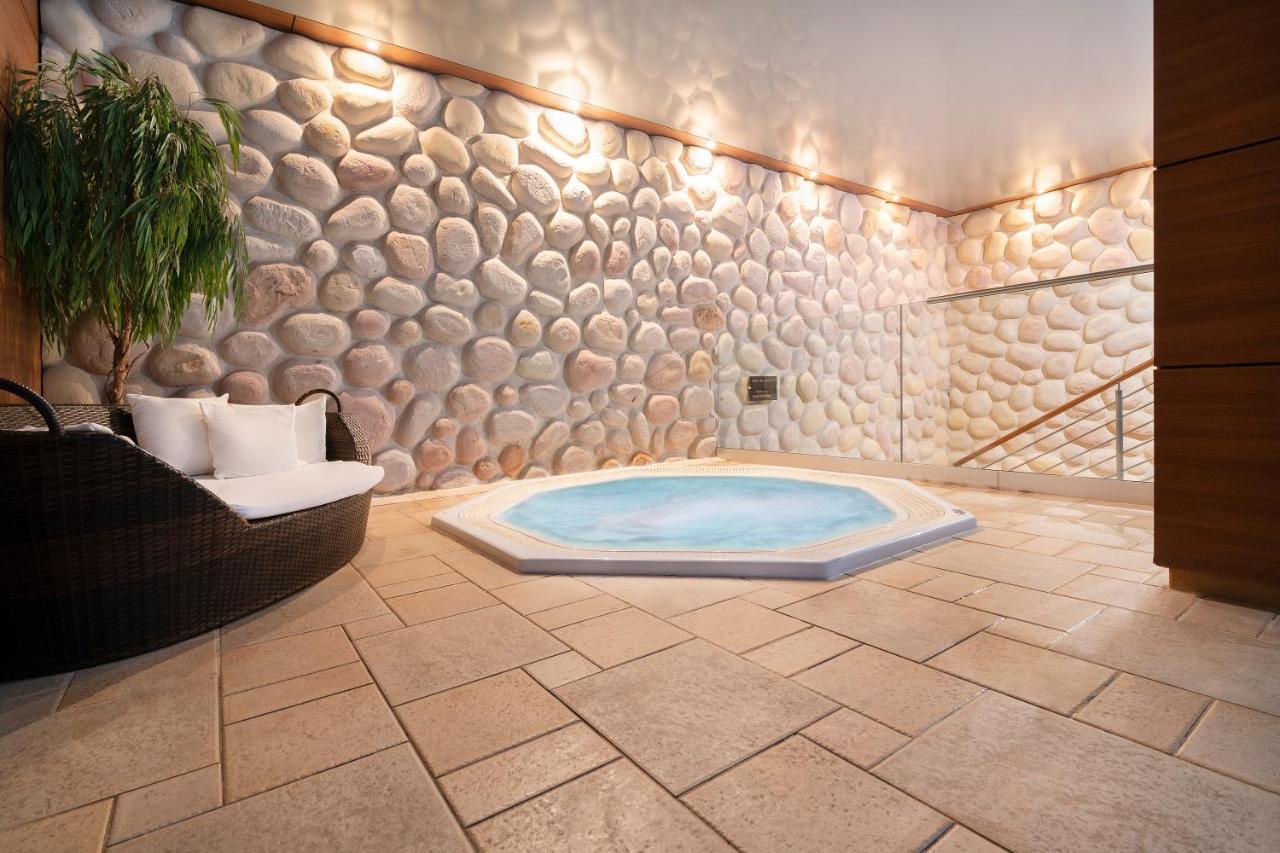 Odyssey Clubhotel Wellness & Spa Adults Only Кельце Екстер'єр фото