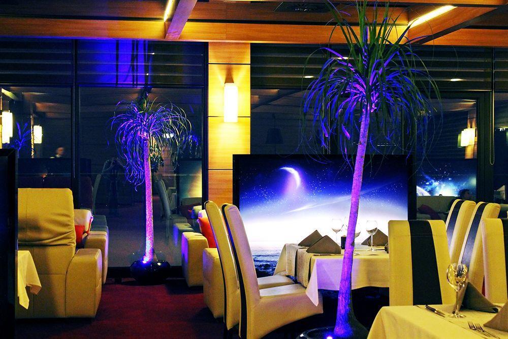 Odyssey Clubhotel Wellness & Spa Adults Only Кельце Екстер'єр фото