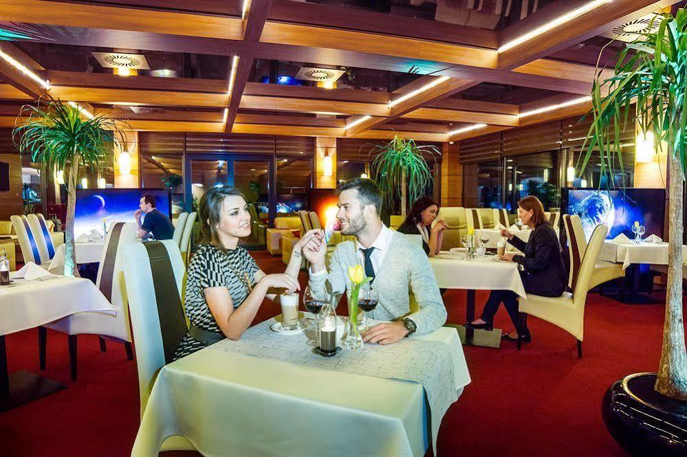 Odyssey Clubhotel Wellness & Spa Adults Only Кельце Екстер'єр фото